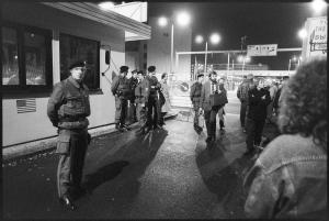 022 1989 11 09 Checkpoint Charlie 02
