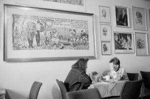 Im nostalgischen DDR-Cafe